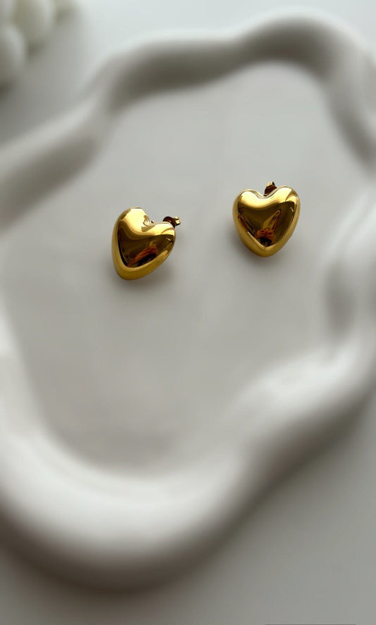 Pendientes con forma de corazón chapados en oro de 18 quilates de acero inoxidable